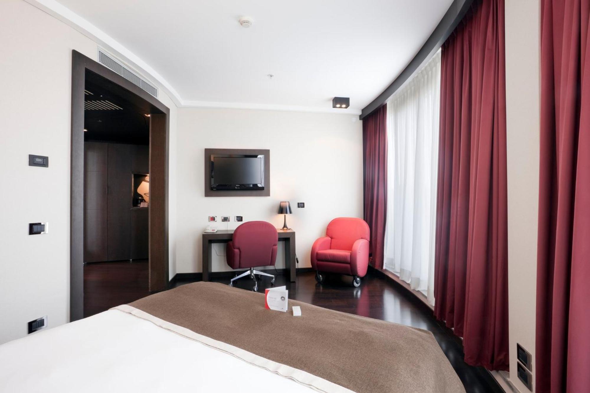 Crowne Plaza Milan City By Ihg — Photos 1